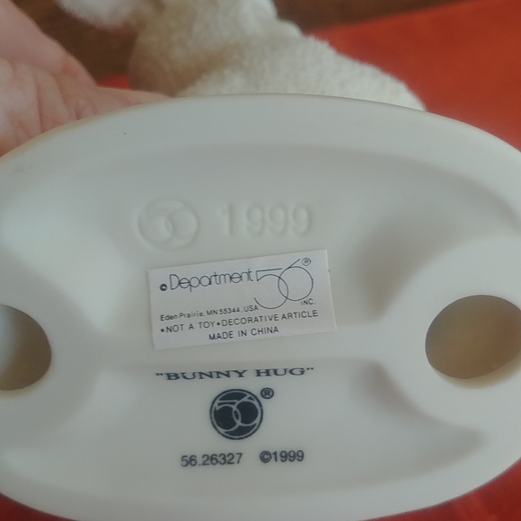 Dept 56 Bunny Hug - Picture 3 of 3